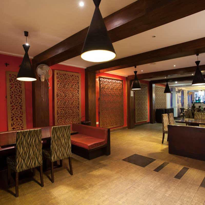 Oak Ray City Hotel Kandy Exterior foto