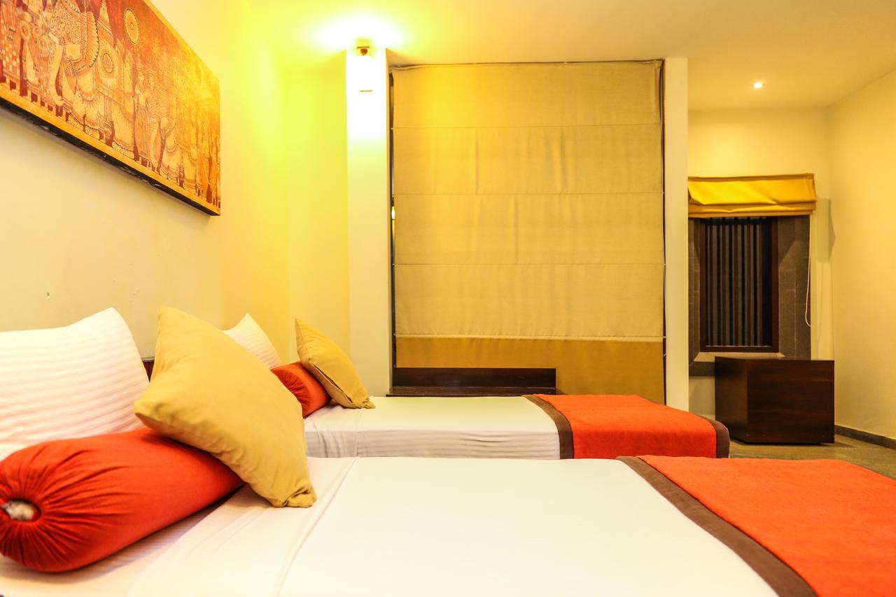 Oak Ray City Hotel Kandy Exterior foto