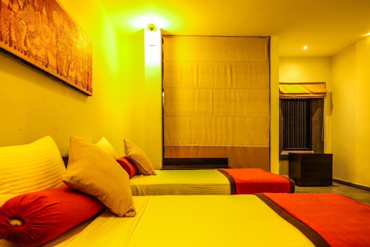 Oak Ray City Hotel Kandy Exterior foto